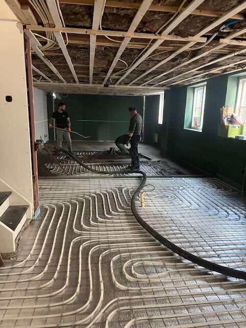 Vloerverwarming is ook geen uitdaging voor Bouwbedrijf Noordwijk